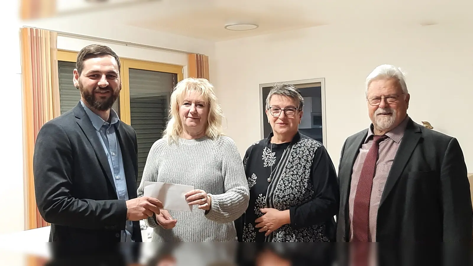 Freude über die Spende herrscht bei (von links): Peter Wasel, Luise Köllner, Ursula Müller, Pfarrer Arnold Pirner. <br> (Bild: rgl)