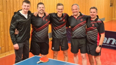 Unser Bild zeigt die Aufstiegsmannschaft v.l.n.r:<br>Nicolas Burger, Thomas Klösel, Jonas Gottsche, Harald Balscher und Markus Thurn. Nicht mit auf dem Bild Philipp Bayer.<br> (Bild: Richard Schäffler)