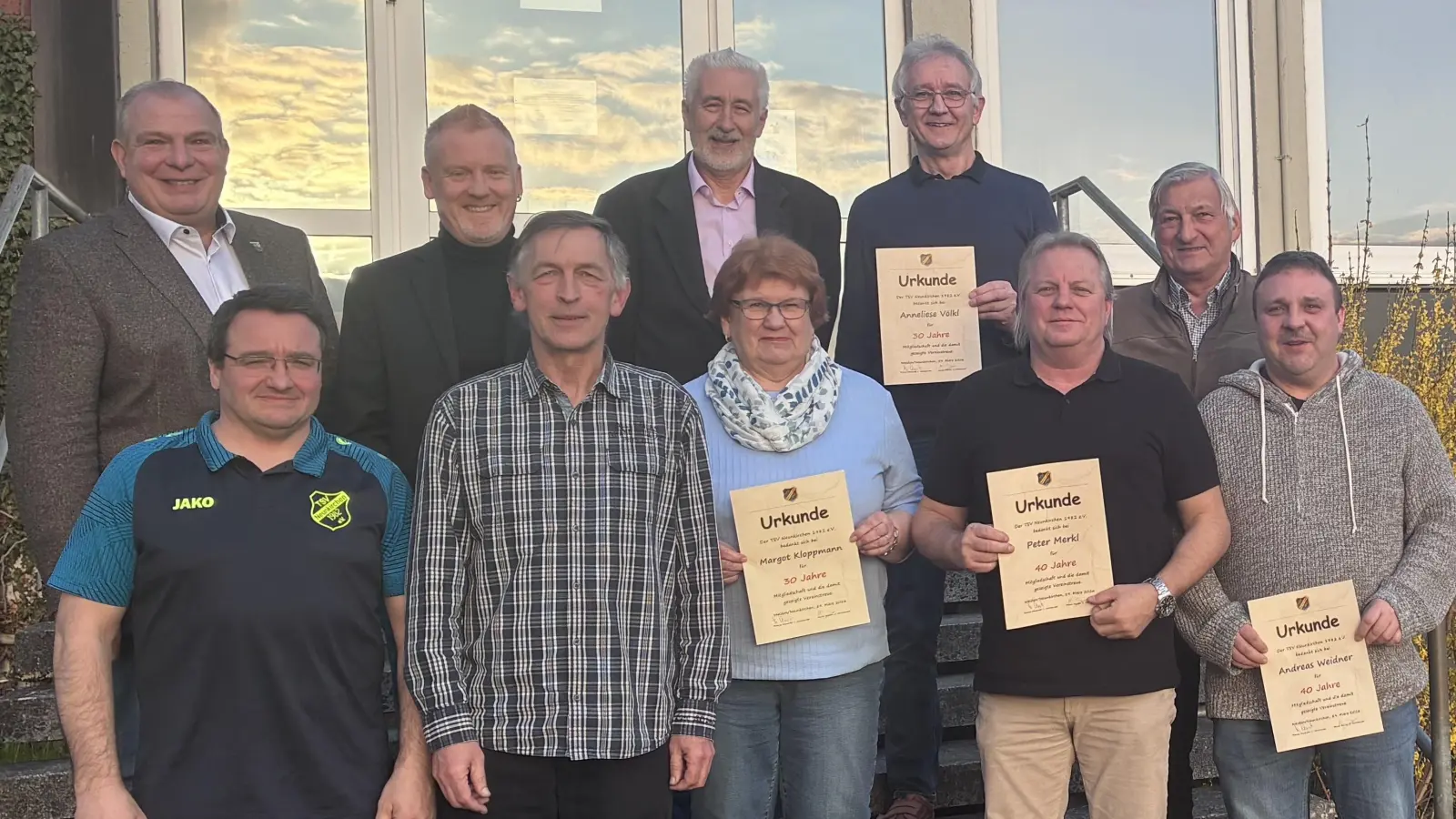 Geehrte Mitglieder, die beiden Vorsitzenden und Ehrengäste (Bild: Michael Dendorfer)