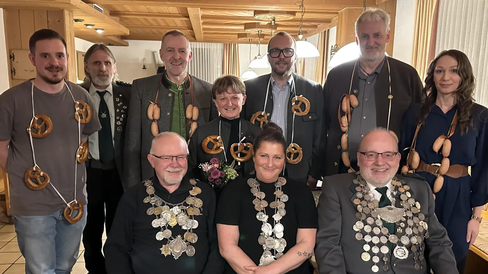 Die Schützenkönige von links: Klaus Leipold, Anja Nickl, Matthias Reuß (Bild: Stefan Bergler)