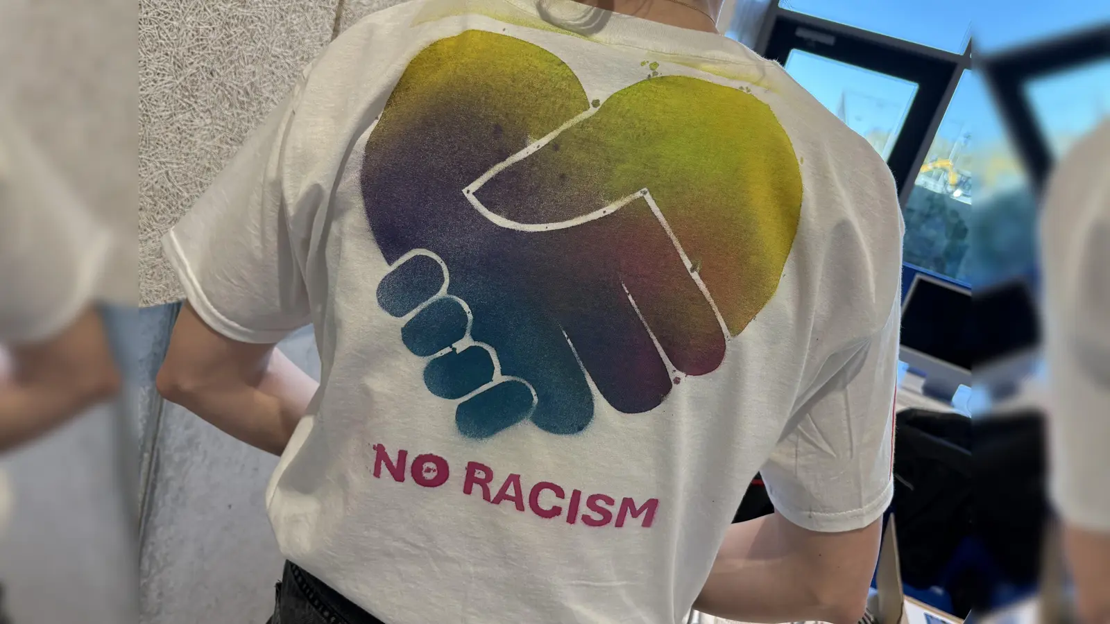 T-Shirt-Gestaltung beim Projekttag der Realschule Kemnath (Bild: Alexander Licha)