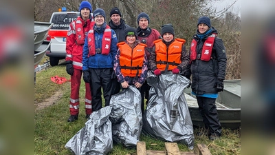 WW Hahnbach mit dem gesammelten Müll. (Bild: Benedikt Heisig)