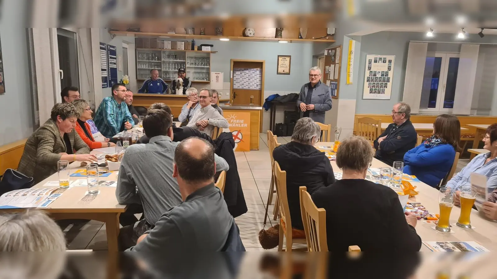 Bildmitte -MdL Martin Scharf (Bild: Thomas Ehemann)