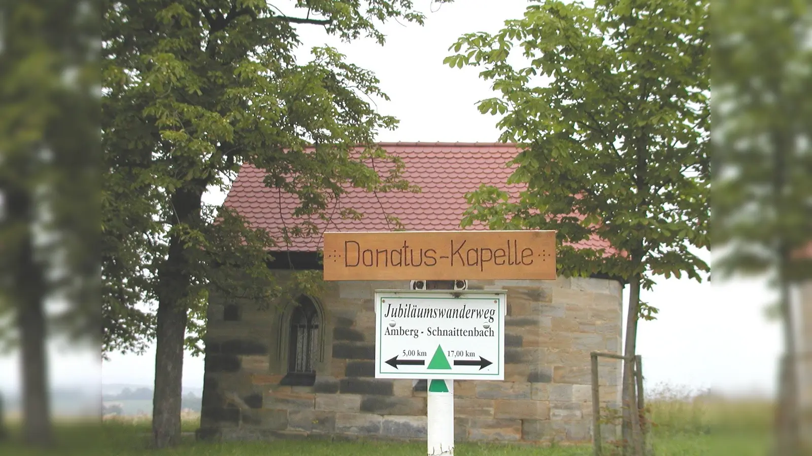 Bei der Donatuskapelle am Jubiläumswanderweg Amberg-Schniattenbach gelegen, feiern die Aschacher ihren Schutzheiligen, den Hl Donatus.  (Bild: Alfred Schorner)