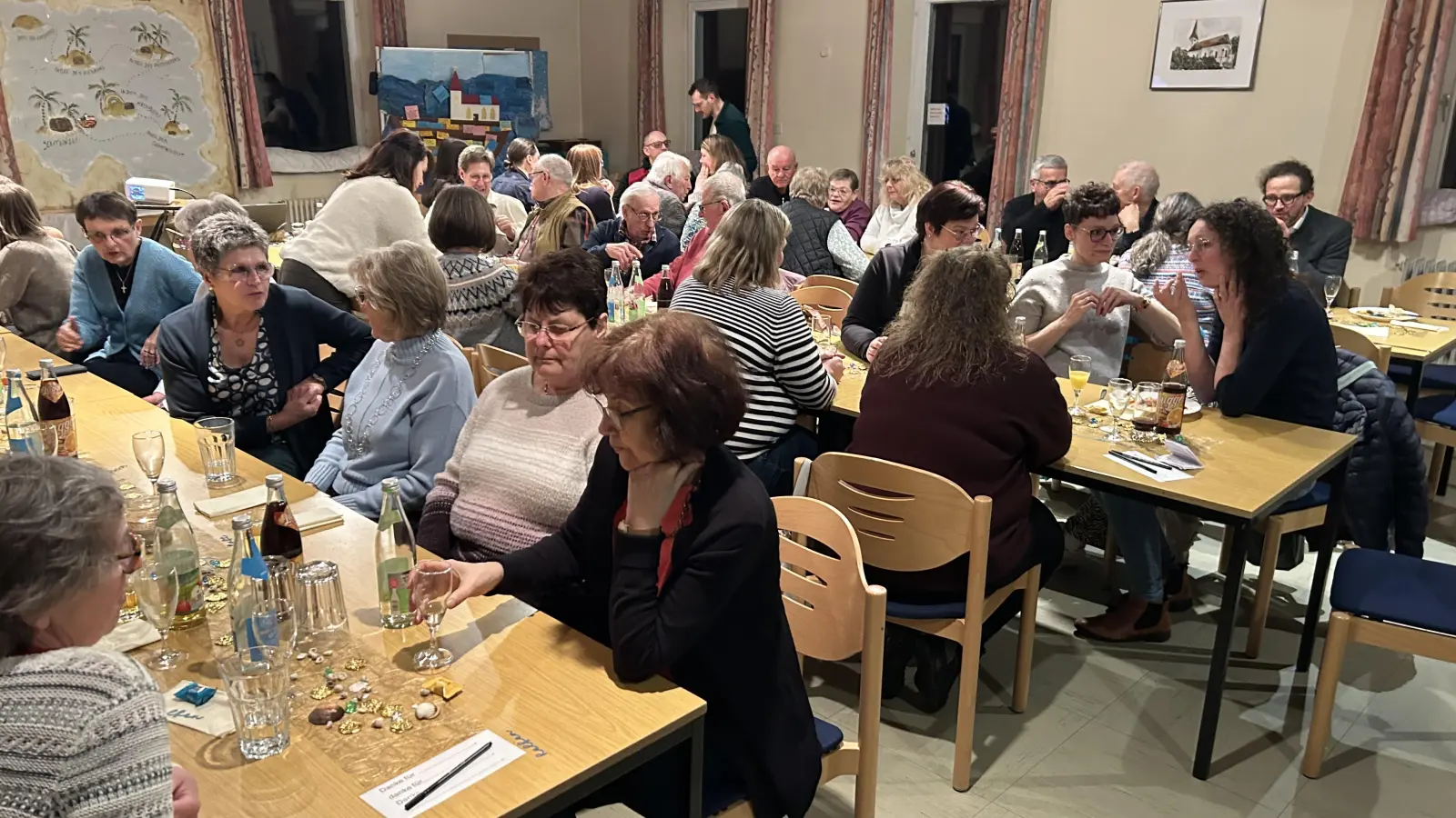 Die Ehrenamtlichen verbrachten einen Abend voller Dank und Wertschätzung für ihre Arbeit. (Bild: Ann-Kathrin Förderreuther)