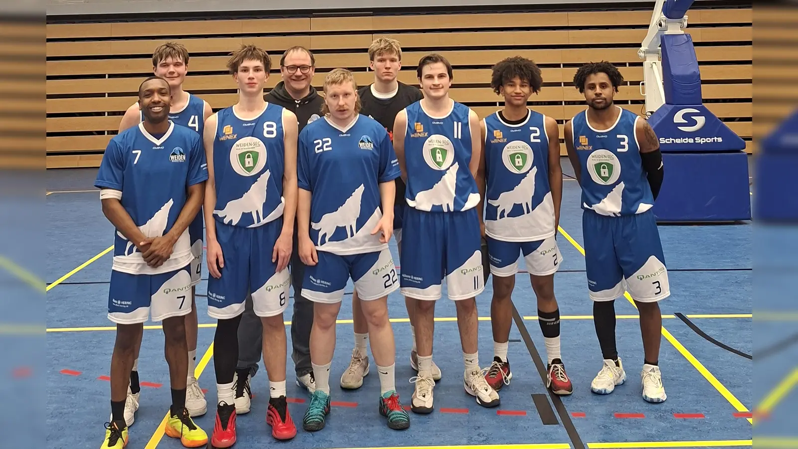 Die Siegreiche Mannschaft nach dem Spiel (Bild: Michael Kreutzmeier)