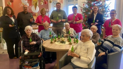 Große Freude herrschte bei der Übergabe an die Bewohnerinnen und Bewohner in den BRK-Seniorenheimen. (Bild: Stephanie Busch)