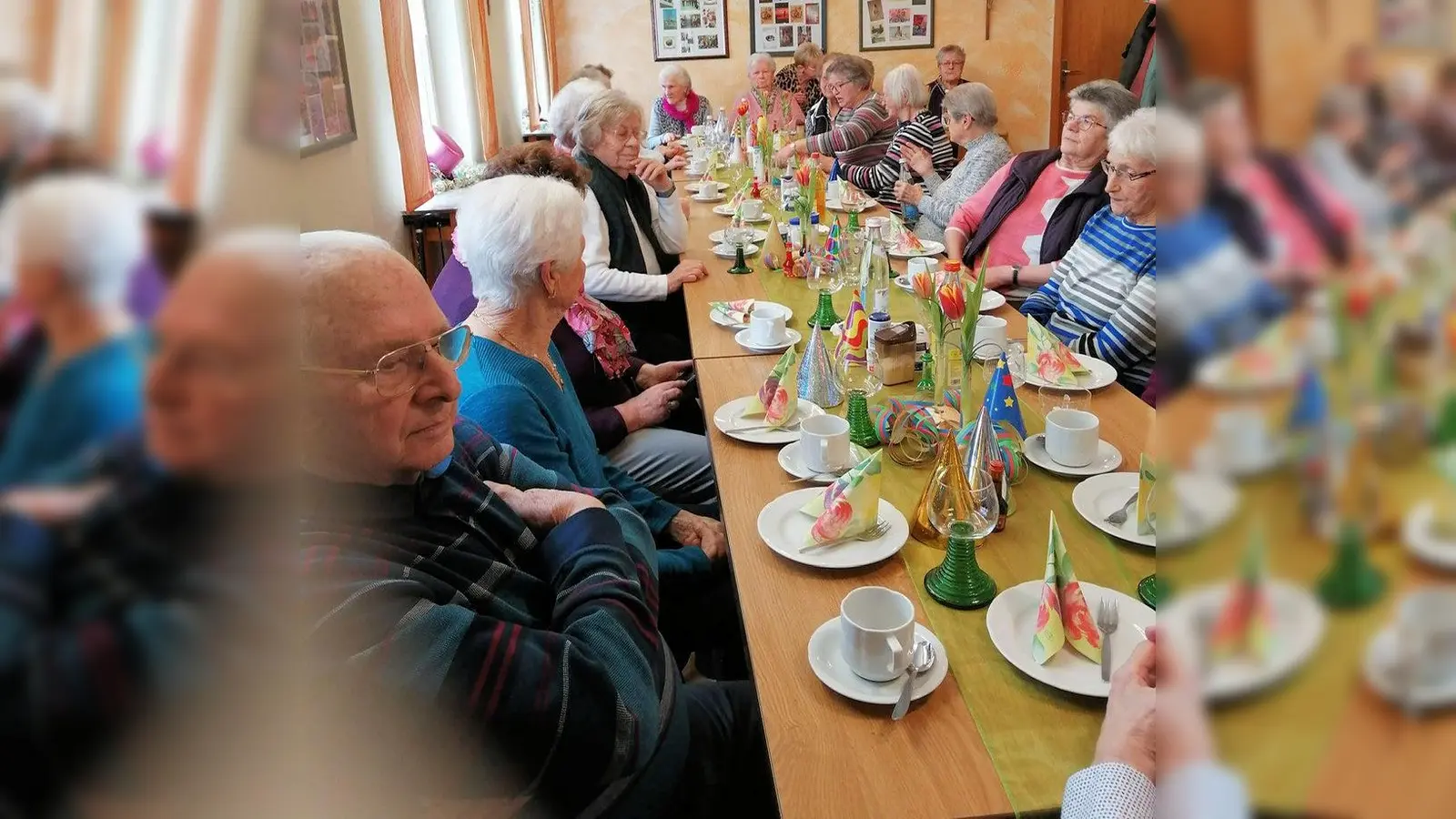 Bis zum letzten Platz gefüllt war das Pfarrheim beim Seniorenfasching. (Bild: Johann Bauer)