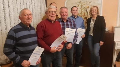 Ehrungen bei der CSU Wurz durch die Stellvertretende Landrätin Andrea Lang und den wiedergewählten Vorsitzenden Manfred Wolfrath (von rechts). (Bild: Manfred Wolfrath)