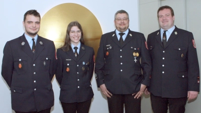 „Die Übungsfleißigsten“ der aktiven Wehr<br>Alexander Winderl, Evi Demleitner, Josef Klinger und erster Kommandant Andreas Kneidl, v.l.n.r. (Bild: Bernhard Zimmet)