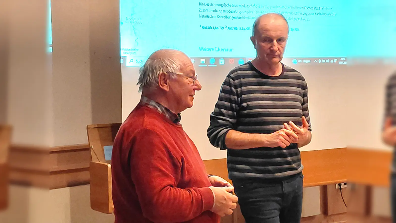 Um Ortsnamen im Pressather Raum und im Kulmgebiet ging es beim Vortrag von Dr. Wolfgang Janka (rechts) für den Heimatpflegebund Pressath und Umgebung (links: Vorsitzender Eckhard Bodner). (Bild: Bernhard Piegsa)