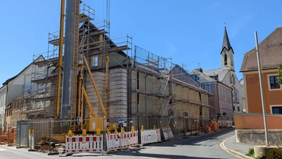 Blick auf das eingerüstete Luitpold-Theater (Bild: Mirko Streich)