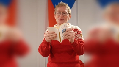 Der Autor bei seiner Lesung aus dem Buch „Reisen nach Böhmen” (Bild: Tom Brankovic)