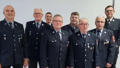 von links: Konrad Hochholzer, Karl Burger, Michael Maderer, Werner Engelhard, Dieter Dehling, Erwin Dehling, Hubert Sellner, Thorsten Jobst. (Bild: Christine Hollweck)