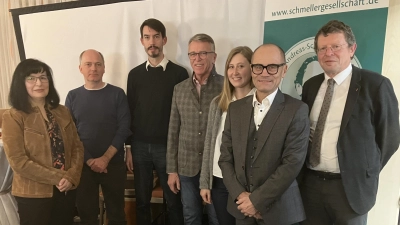 Gruppenfoto mit den Hauptprotagonisten der Versammlung. V.l.: Beate Heinrich (ehemalige Schatzmeisterin), Michael Bischoff (Kassenprüfer), Manfred Sailer (2. Schriftführer), Bürgermeister Franz Stahl (2. Vorsitzender), Tatjana Ziegler (Schatzmeisterin), stellvertretender Landrat Dr. Alfred Scheidler (Wahlleiter) und Christian Ferstl (1. Vorsitzender) (Bild: Norbert Stellner)