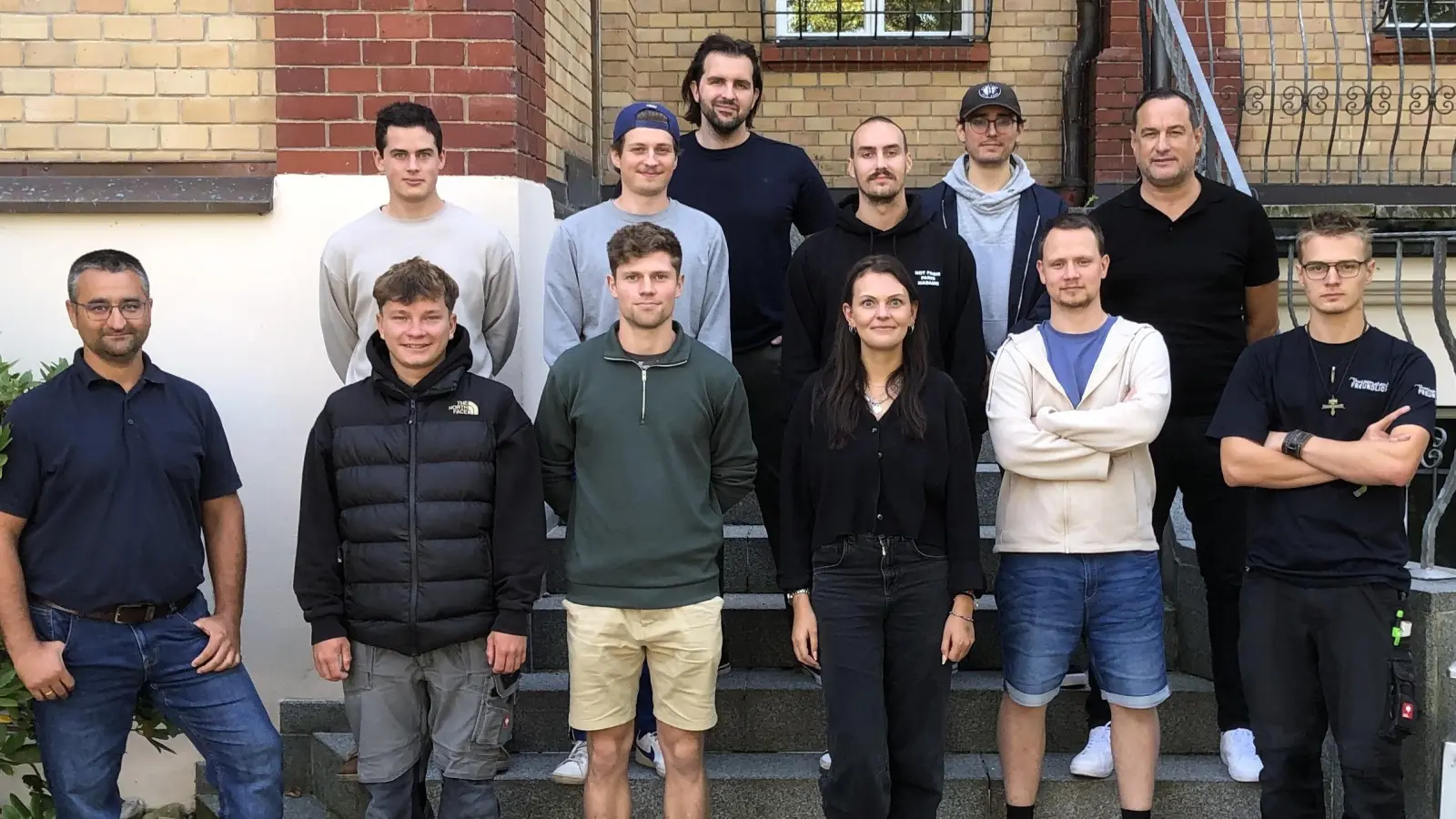 Erster von links: Herr Schneider, HWK Niederbayern-Oberpfalz<br>Zweite Reihe, erster von rechts: Thomas Diertl, StR, BSZ Wiesau (Bild: Thomas Diertl)