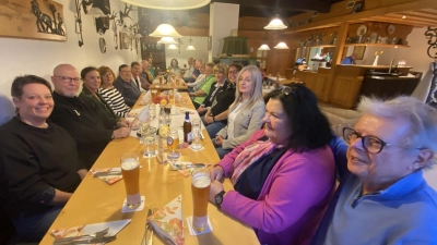 Teilnehmer des Kirwa - Essens (Bild: Birgit Zant)