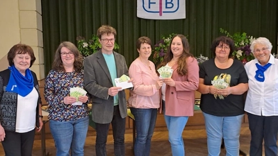 Insgesamt 2000 Euro übergab der Frauenbund Mitterteich an vier Adressaten. (Bild: KDFB Mitterteich/exb)