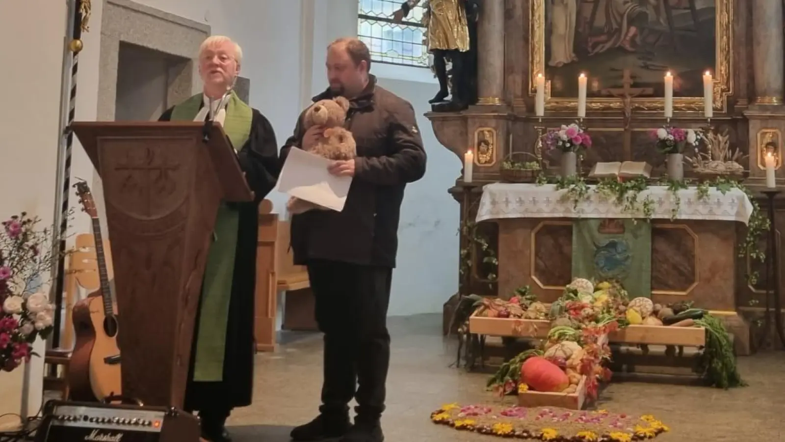 Predigt mit Bruno der Bär (Bild: Erika Römischer-Thamm)