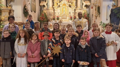 Kindersegnung in der Pfarrkirche Rottendorf. (Bild: Irmgard Eckl)