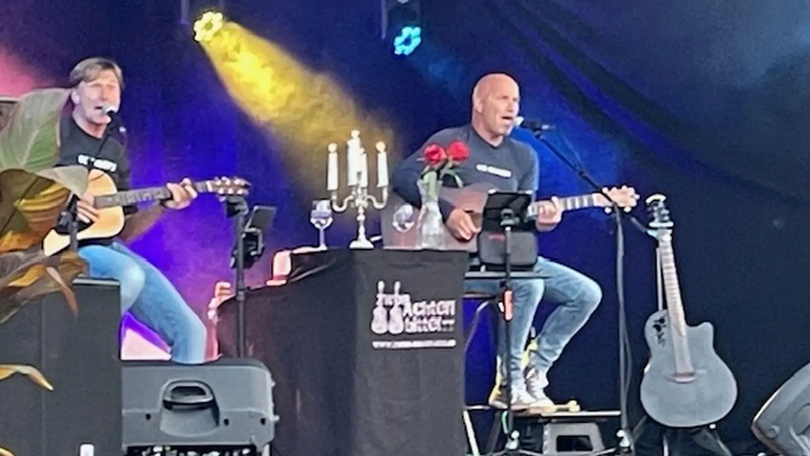 Rainer Kappala und Roland Winkler begeisterten mit dem Gitarrenspiel. (Bild: Tina Prechtl)