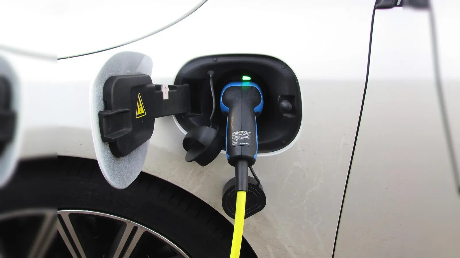 Transparente Mobilität: Das ZEN macht Elektroautos und ihre Geschichten sichtbar. (Bild: Menno de Jong (Pixabay) )