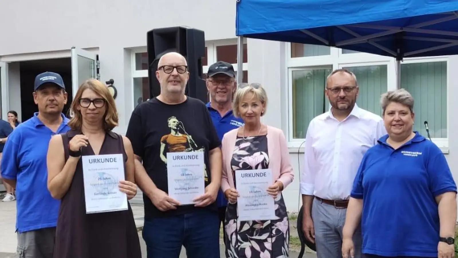 von links: 2. Vorsitzender Martin Ringholz, Gerlinde Gläser, Wolfgang Schieder, Musikalischer Leiter Hermann Mack, Alexandra Bucko, 1. Bürgermeister Markus Bauriedl und 1. Vorsitzende Simone Dietl (Bild: Carola Ringholz)