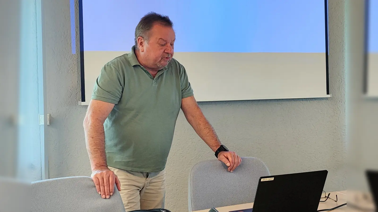 Robert Meier bei seinem Vortrag zur künstlichen Intelligenz (Bild[M]: Norbert Mitlmeier)