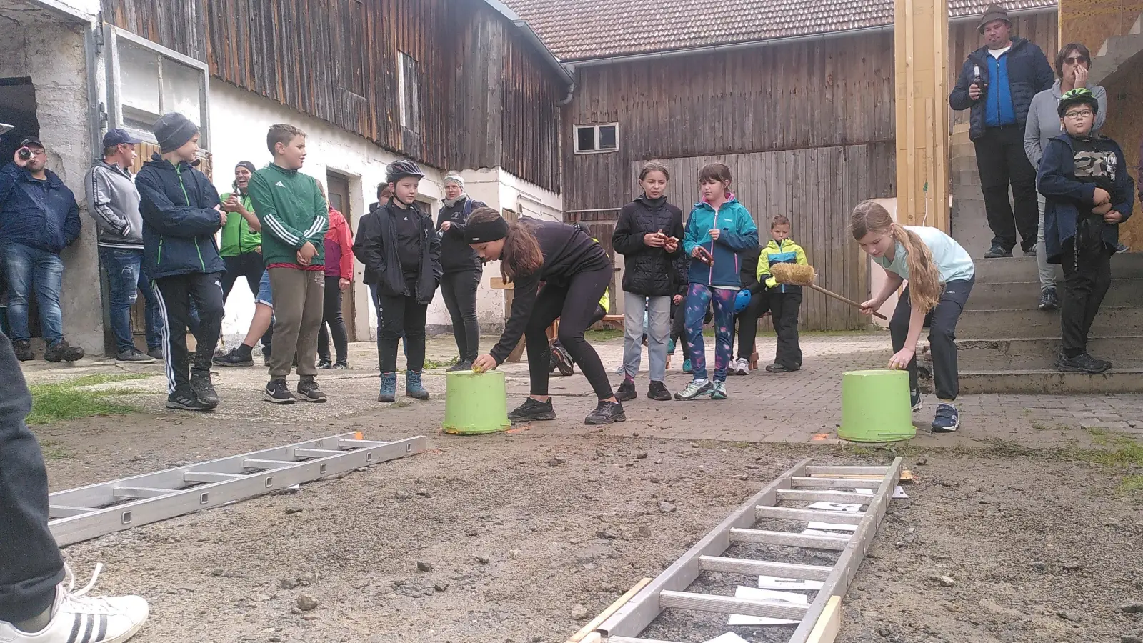 Allein 61 Kinder beteiligten sich an der Fahrradorientierungsfahrt Dieterskirchen. 228 Starter waren es insgesamt.  (Bild: Jasmin Brandl)