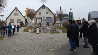 Gedenkfeier zum Volkstrauertag am Kriegerdenkmal (Bild: Kathrin Müller)