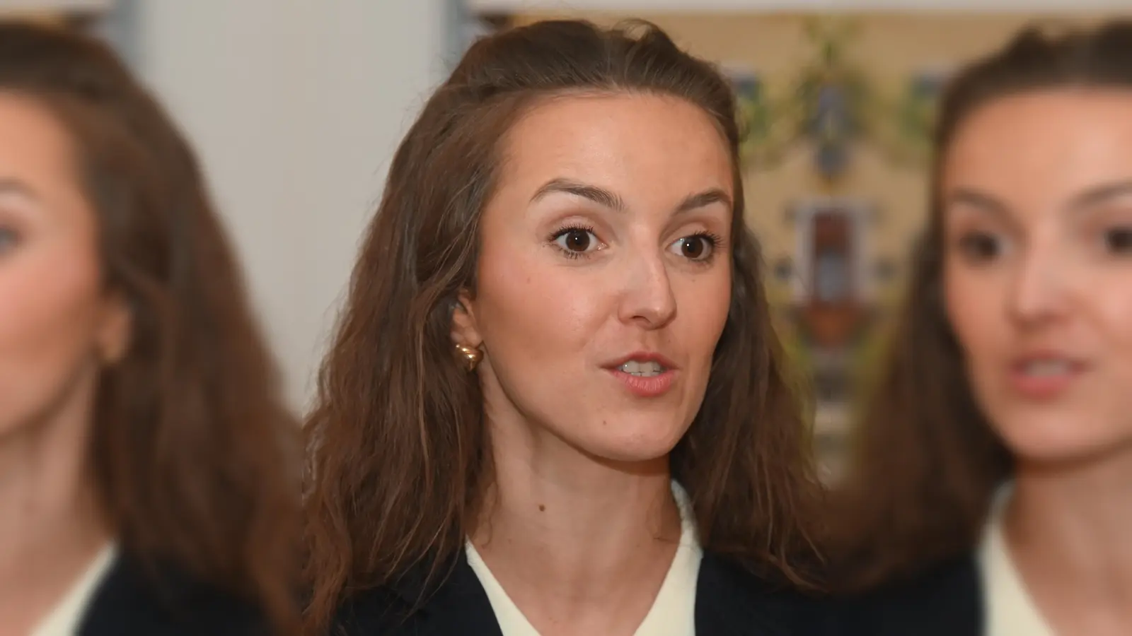Lucia Hatz, Verbandsjuristin von Haus und Grund Bayern äußerste sich bei Haus und Grund Amberg zu Nachbarschaftsrecht und zum neuen Gebäudeenergiegesetz. (Bild: Gerhard Franz)