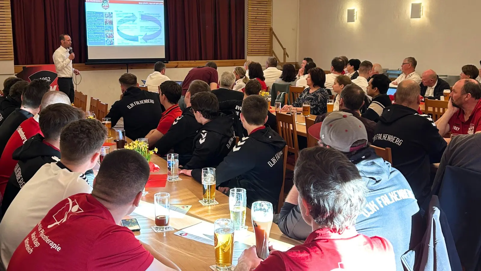 Jahreshauptversammlung der DJK Falkenberg. (Bild: Sebastian Schön  )