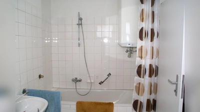 Ein Moment Wärme und Würde: in der Wärmestube gibt es für durchreisende Obdachlose sogar eine <br>Badewanne.  (Bild: Thomas Graml)