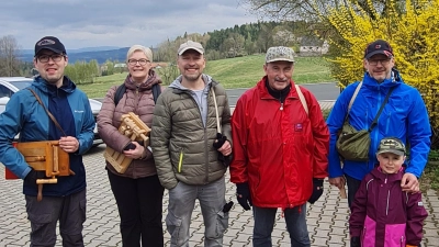 Ratschen-Tradition wird von Dorfbewohnern fortgeführt. (Bild: Andrea Träger)