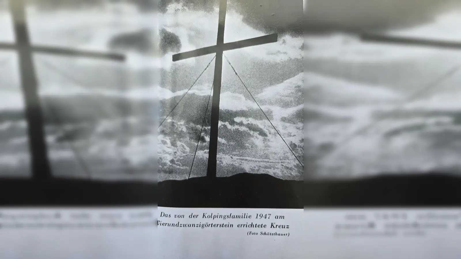 Das Kreuz beim 24-Örter-Stein: 80 Jahre Geschichte<br><br> (Bild: Martin König)