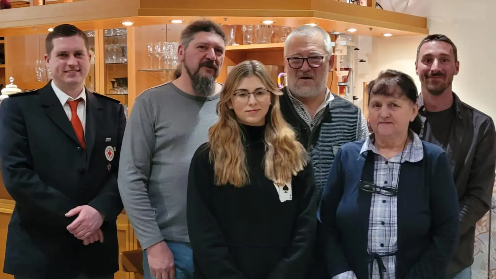 Bereitschaftsleiter Gerhard Müller (2.v.l.) lies das vergangene Jahr Revue passieren. (Bild: Anni Priebe)