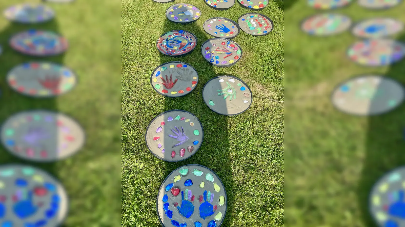 Handabrücke aus Beton (Bild: Anna-Lena Bronold)