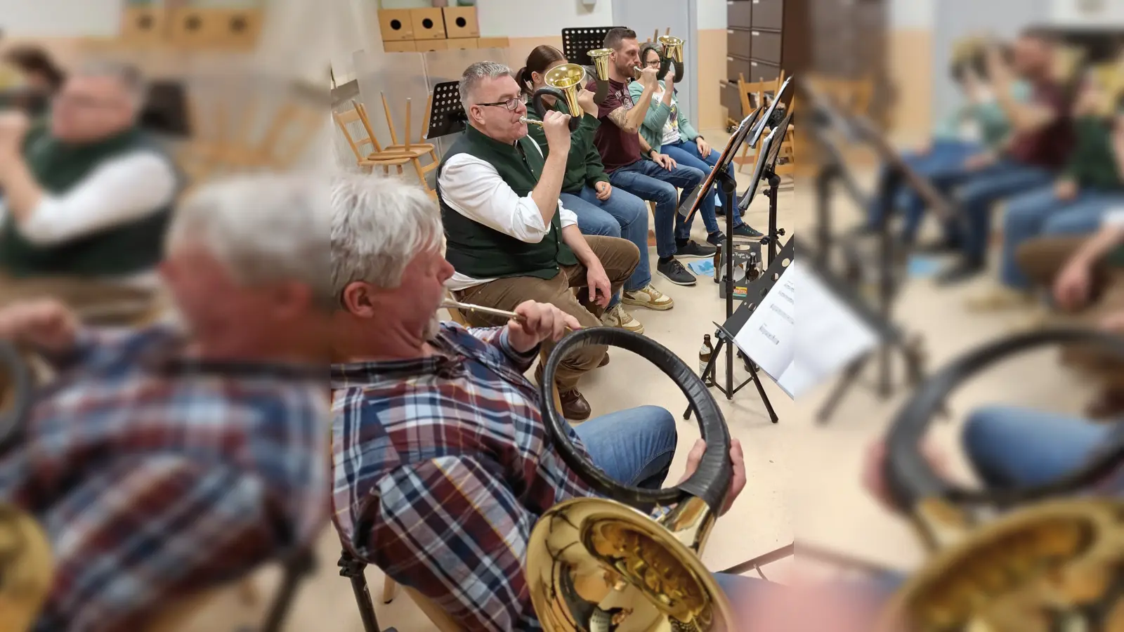Ob Jagdhorn oder Alphorn – Abenteuer Kultur e. V. vermittelt die Grundlagen des Naturtonblasens und eröffnet den Weg zum gemeinsamen Musizieren in regionalen Bläsergruppen. (Bild: Jessica Müller)
