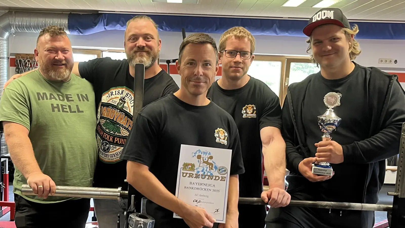 Die Bankdrücker des AC Amberg von links nach rechts: Günther Salbeck, Patrick Schmelzer, Marcus Helfensdörfer, Franz Graaf und Felix Brehmstaler. (Bild: Marcus Helfensdörfer)