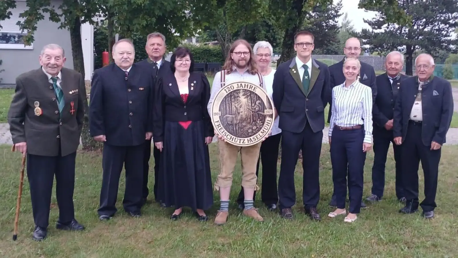 v.l.n.r: J. Lotter, L. Mayer, N. Franzel, H. Mayer, M. Zeitler, I. Solfrank, A. Nittritz, 2. BGM Gruber, O. Nitzbon, P. Werner, D. Naber. (Bild: Christina Nittzritz)