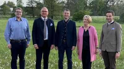 Unter Vorsitz von Christoph Müller bilden Bürgermeister Richard Kammerer, Johannes Wittmann, Ulrike Schiller und Landtagsabgeordneter Dr. Stephan Oetzinger (von links) die CSU-Fraktion im neuen Marktgemeinderat. (Bild: Johann Kneißl)