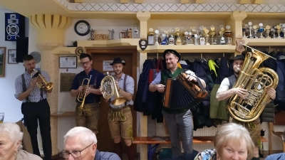 Viele Musikanten gaben sich ein Stelldichein  (Bild: Johann Bauer)