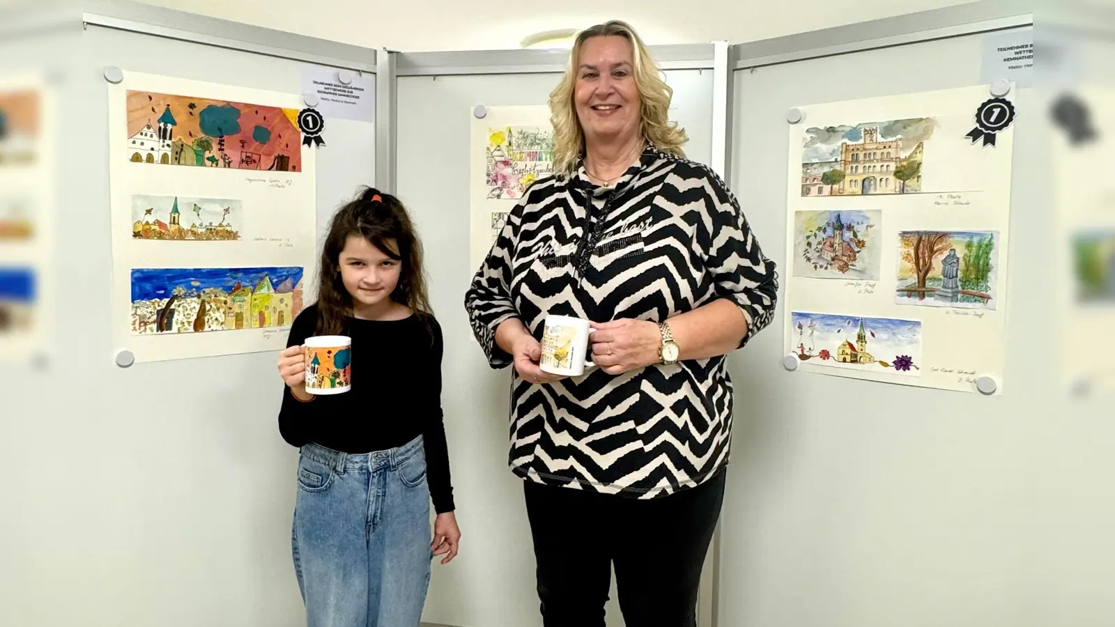 Gewinner des diesjährigen Wettbewerbs zur Kemnather Herbst-Sammeltasse, die 8-jährige Magdalena Spies und Maria Wende. (Bild: Nina Lang)