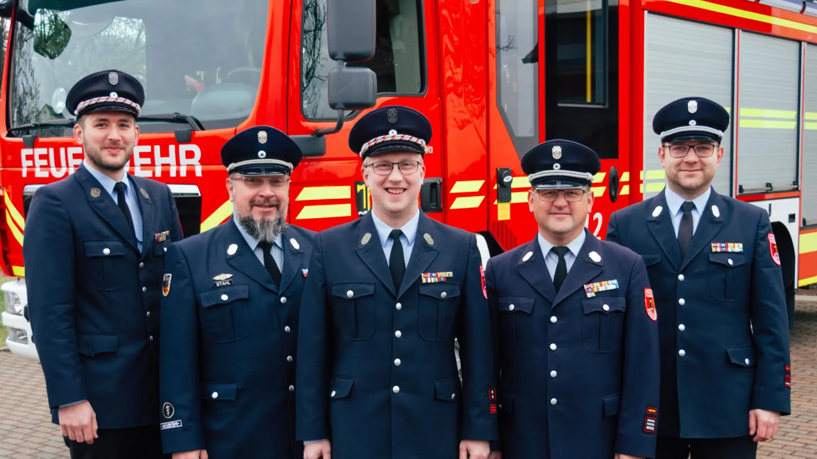 v.l.n.r. 2. Vorstand Lukas Böhm, 3. Kommandant Daniel Stahl, 1. Vorstand Tobias Dittrich, 1. Kommandant Markus Plank, 2. Kommandant Patrick Avemaria  (Bild: Jakob Böhm )