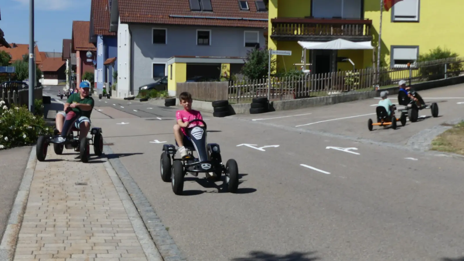 Großer Anziehungspunkt für die Kinder sind die Go-Karts. (Bild: Andreas Sorgenfrei sen.)
