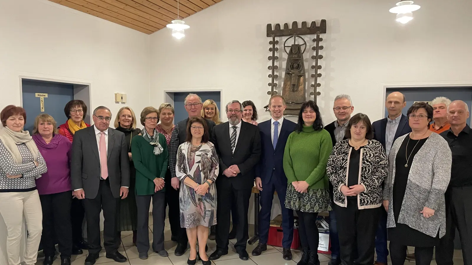 Zahlreiche Gäste nehmen am Neujahrsempfang der Pfarreiengemeinschaft Wernberg-Köblitz teil.<br><br> (Bild: Schlögl/exb)