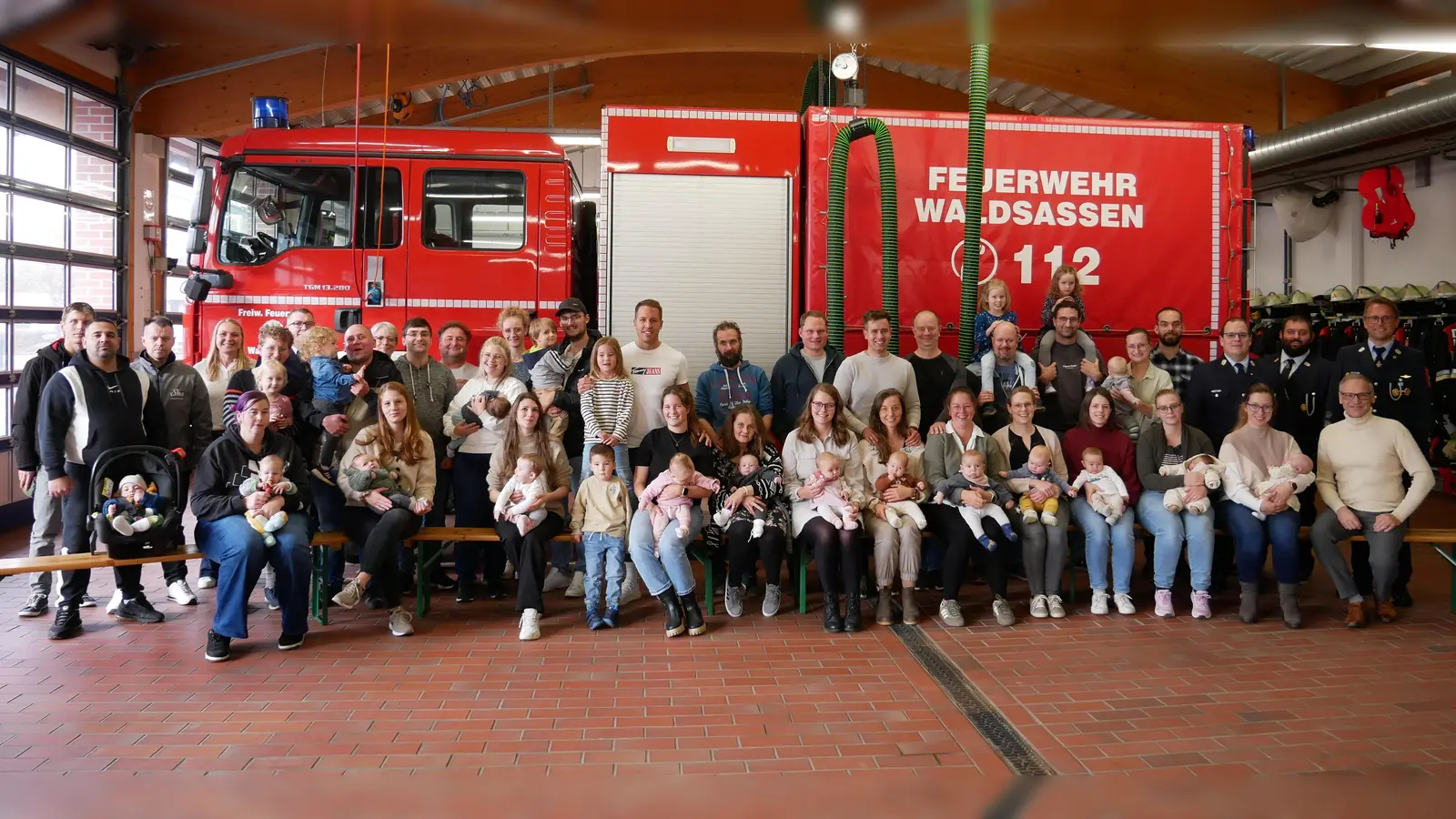 Auch nach 18 Jahren wird das Angebot des Neugeborenenempfangs von Stadt und Feuerwehr immer gerne angenommen. (Bild: Hermann Müller)