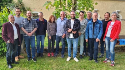 Das Bild zeigt einen Teil der neuen Vorstandschaft.  (Bild: Philipp Ertl)