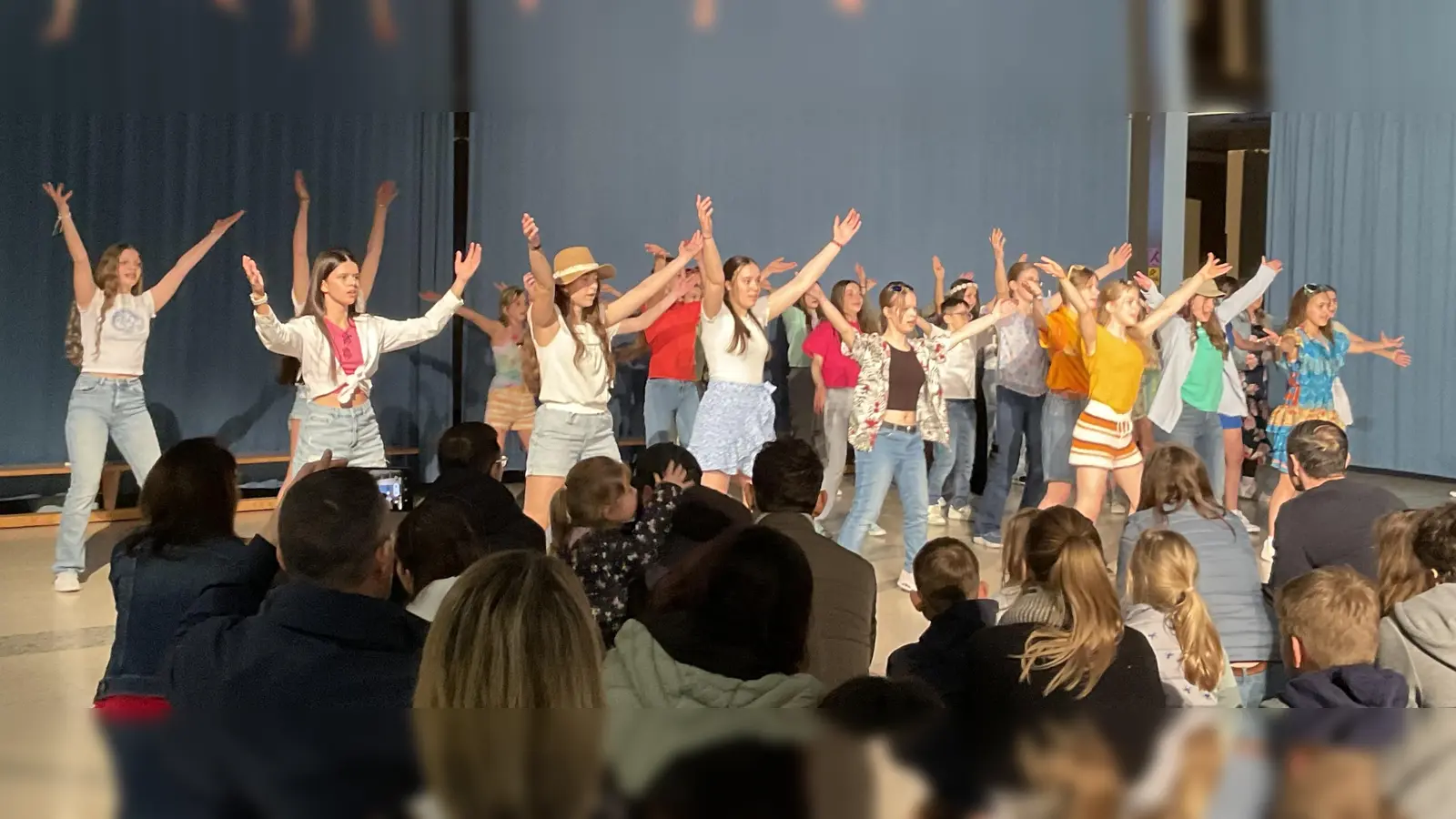 Die Jugendlichen choreografieren wie die Profis.  (Bild: Andrea Konrad)