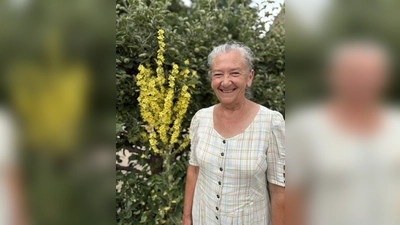 Johanna Eisner im Kloster- und Naturerlebnisgarten. (Bild: Andrea Wührl)